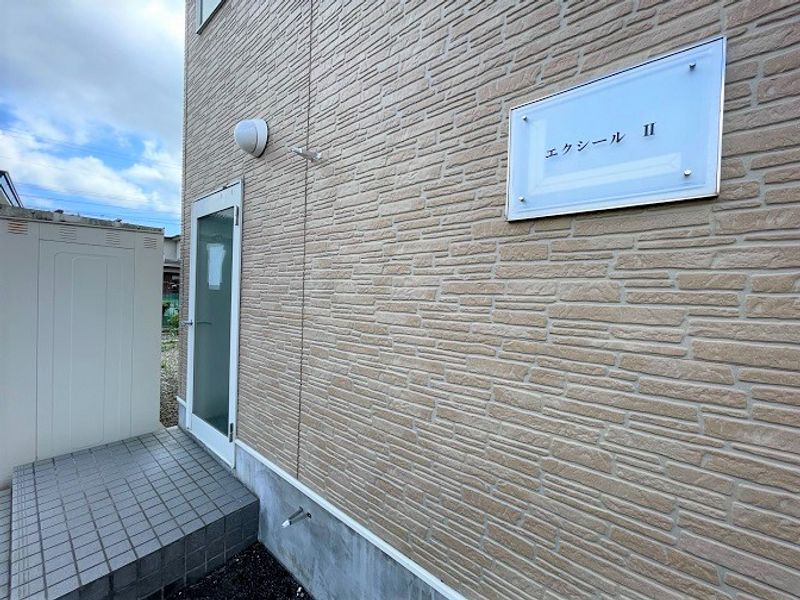 レオパレスエクシールⅡ エントランス