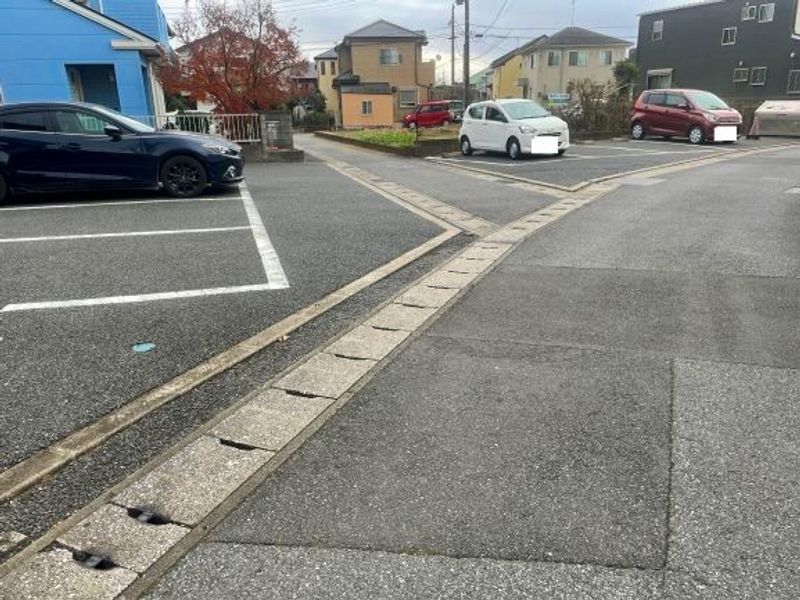 レオパレスＯＫＥＹＡ 駐車場