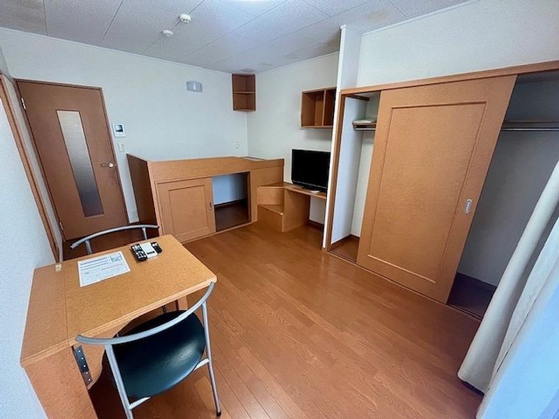 レオパレスオーセブン 居間