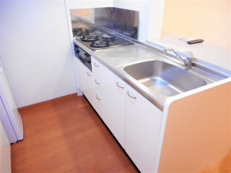 レオパレスハミングライン キッチン