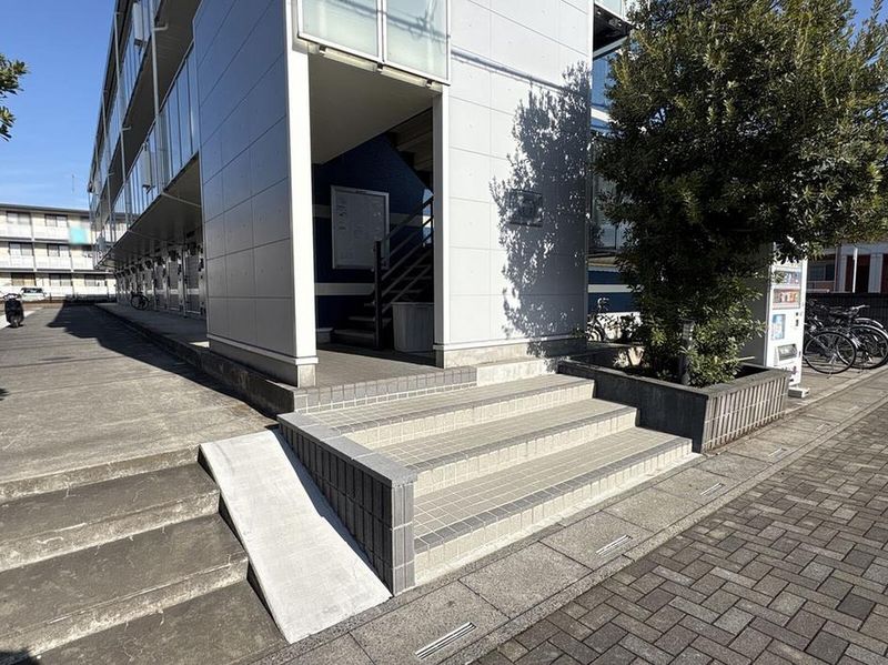 レオネクストサンハイムかわなか エントランス