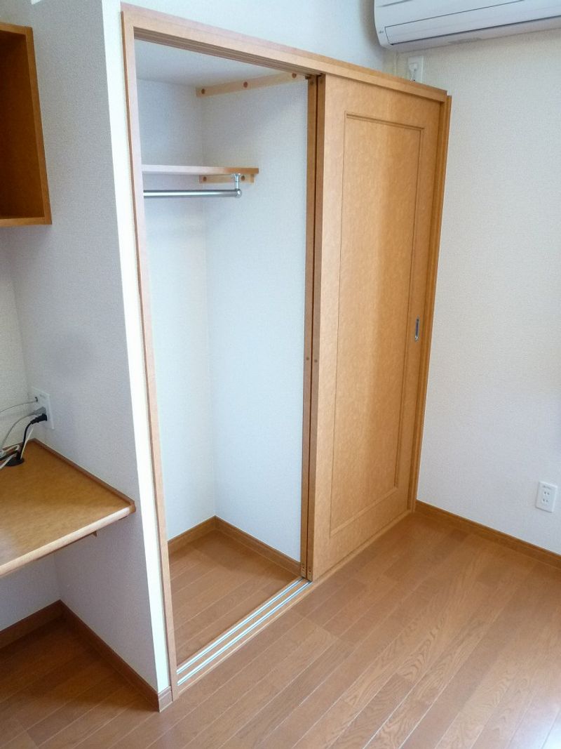 レオパレスタイラ 収納