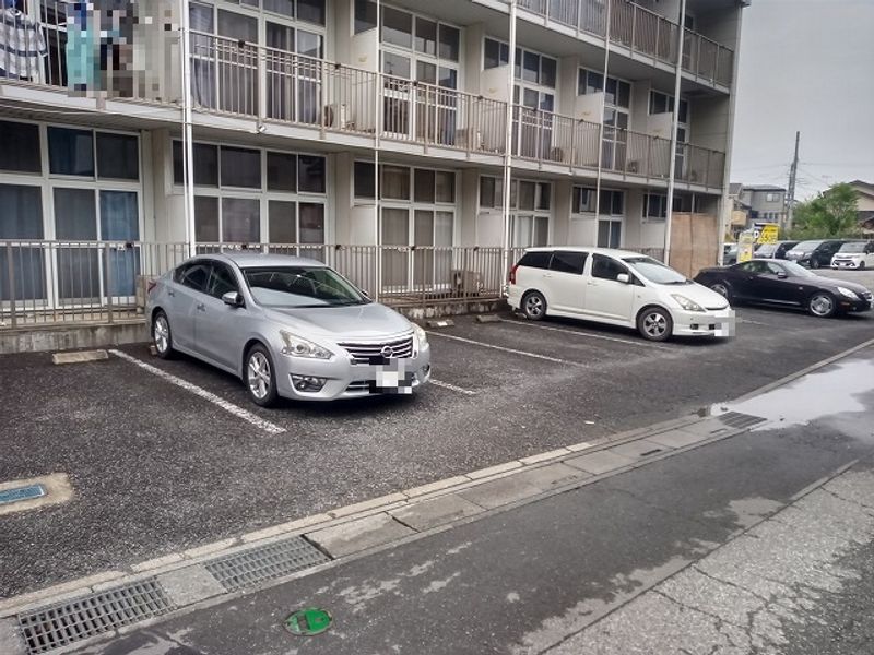 レオパレスネイチャー 駐車場