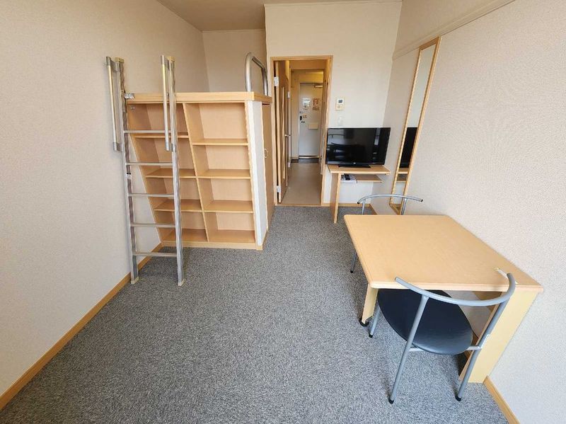 レオパレススカイ 居間
