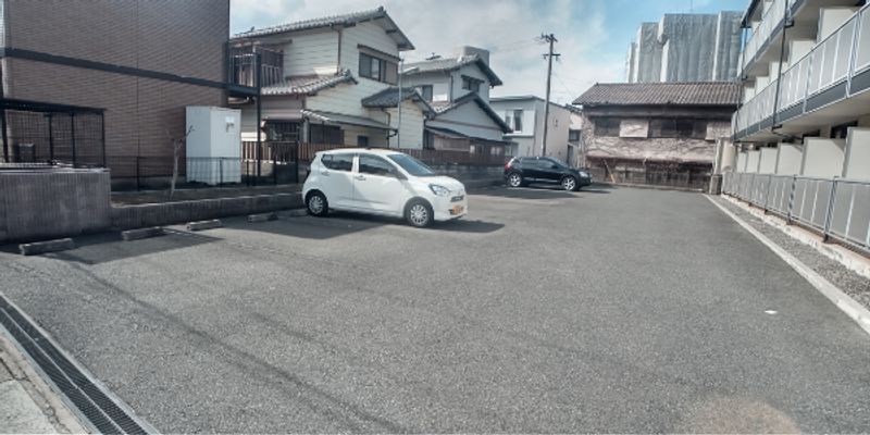 レオパレス城野 駐車場
