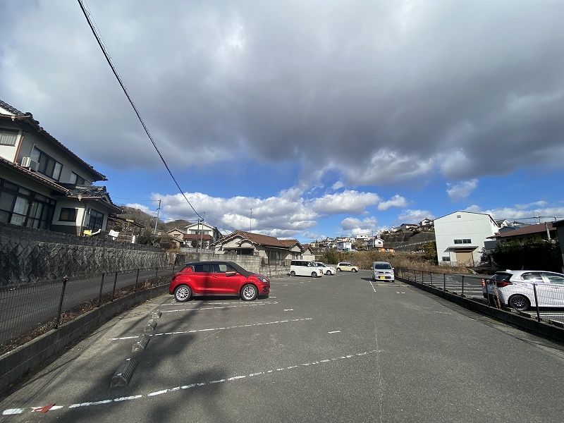 レオネクストまつおか２ 駐車場