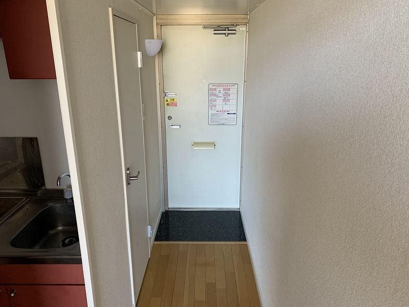 レオパレスベルヴィ北丘 玄関