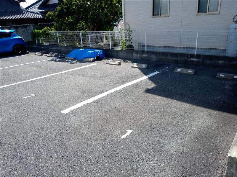 レオパレスイシハラⅠ 駐車場
