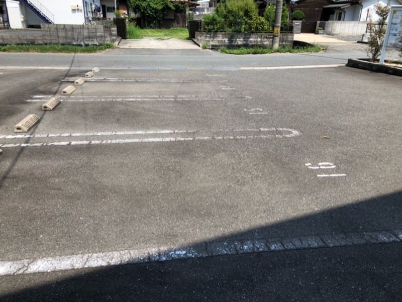レオネクスト大町Ｂ 駐車場
