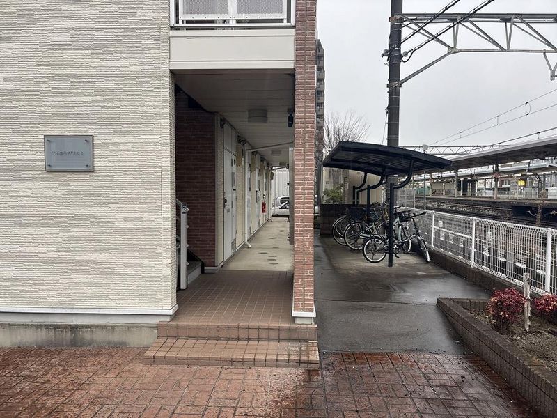 レオパレスフィエスタＹ１０２ エントランス