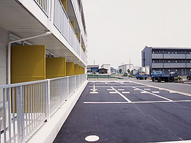 レオパレスアサクラⅤ 駐車場