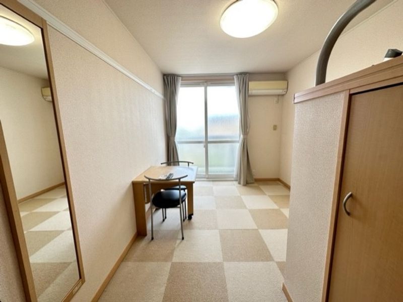 レオパレスルチェンテ 居間