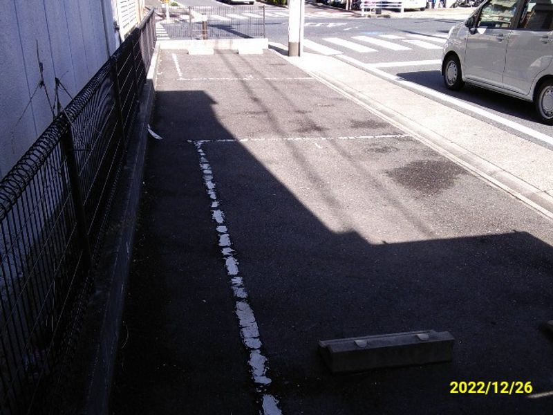 レオパレス廿軒家 駐車場