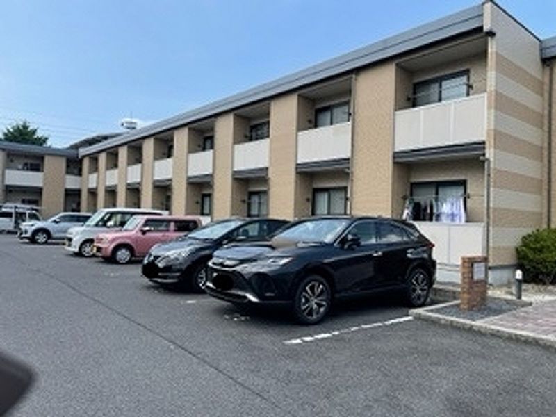 レオパレスフローラ　Ｋ 駐車場