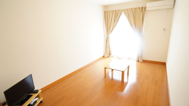レオパレスケイ 居間