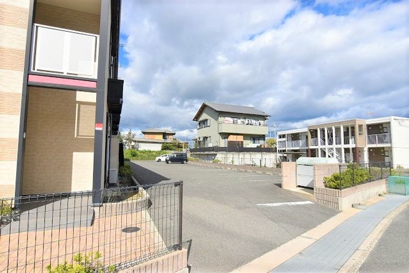 レオパレスＡＫＩ 駐車場