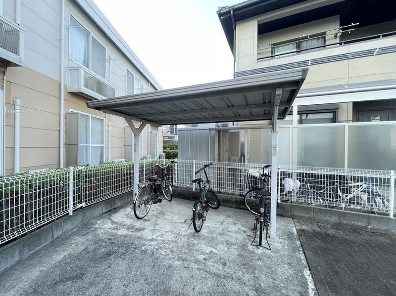 レオパレスＩＳＨＩＤＵＭＩ 共用部分