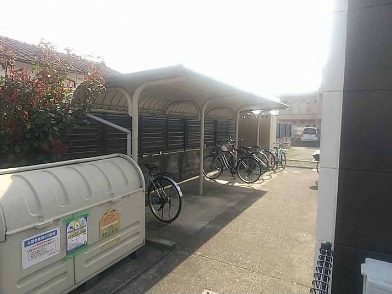 レオパレススリーフォー undefined