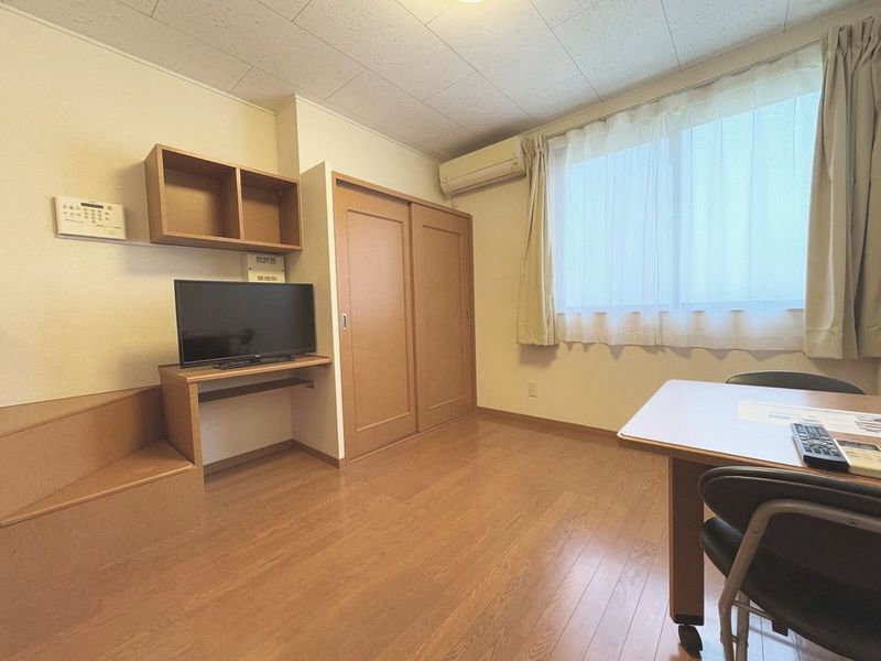 レオパレス柏田 居間