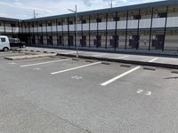 レオパレス大宮 駐車場