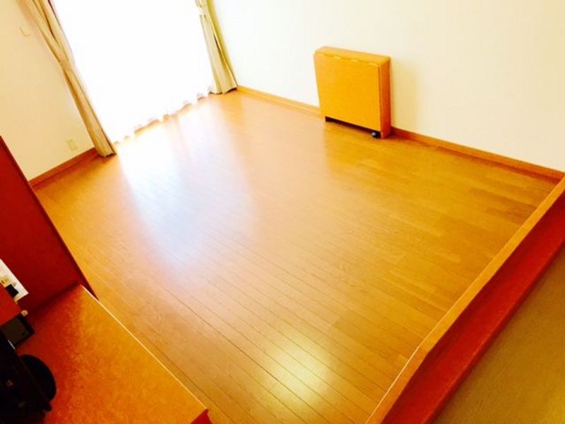 レオパレス加治木 居間