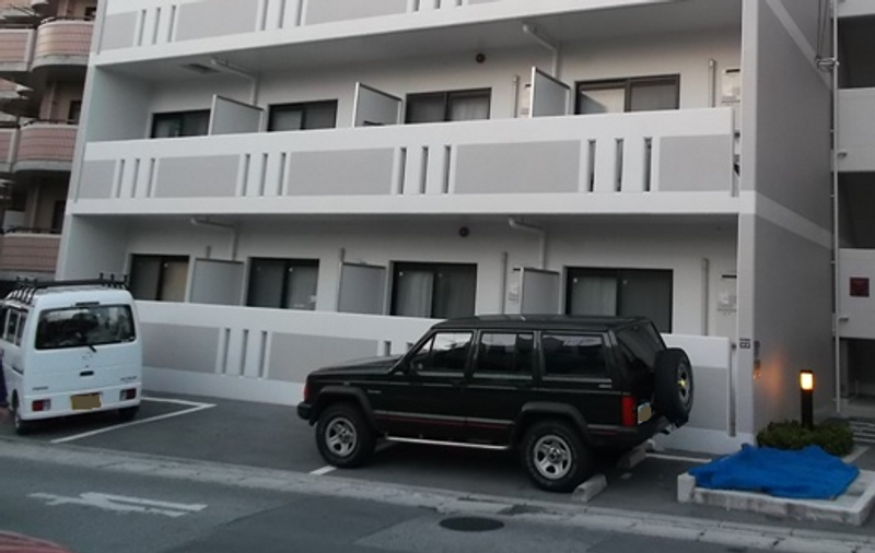 レオパレス牧志 駐車場