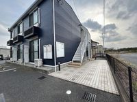 レオパレスフリーダ エントランス