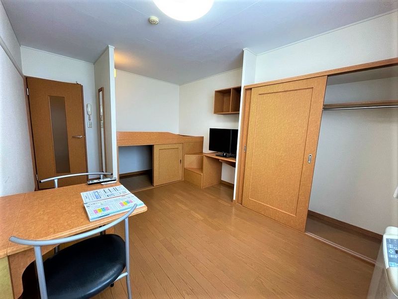 レオパレステツ壱番館 寝室