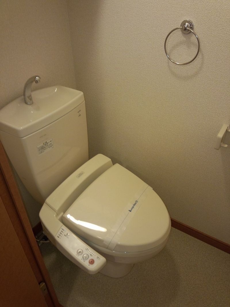 レオパレスエクレール トイレ