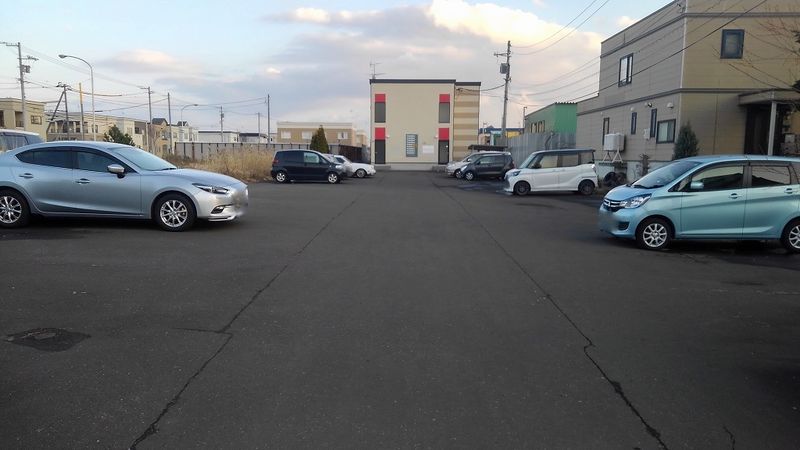 レオパレスモエレパーク 駐車場
