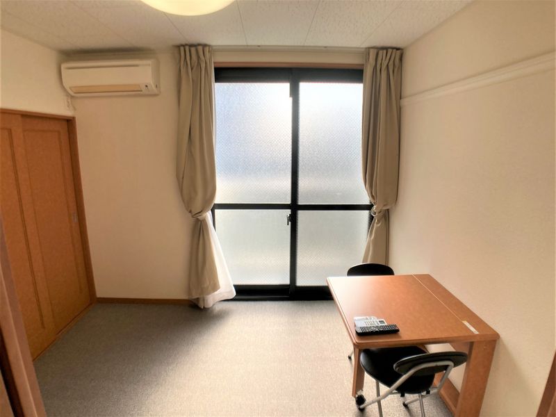 レオパレスやもと 居間