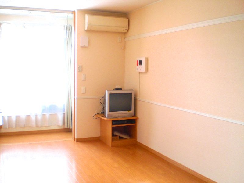 レオパレスラ　グレージュ 居間