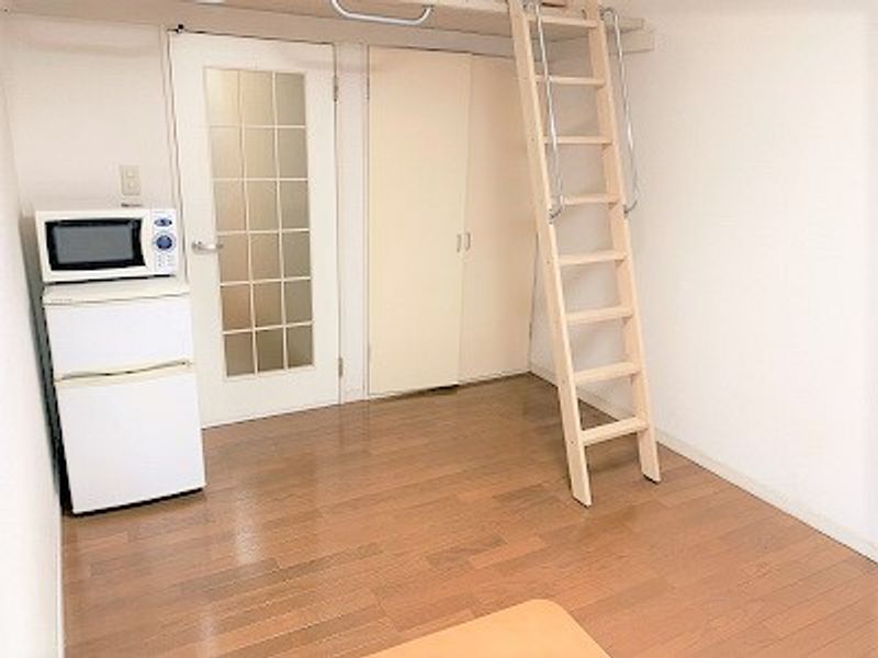 レオパレス白糸 寝室