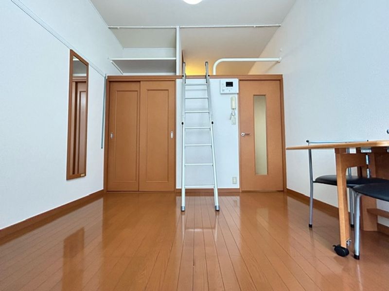 レオパレス純 居間