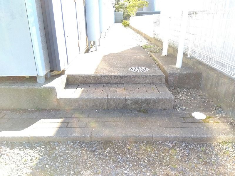 レオパレスながしま エントランス