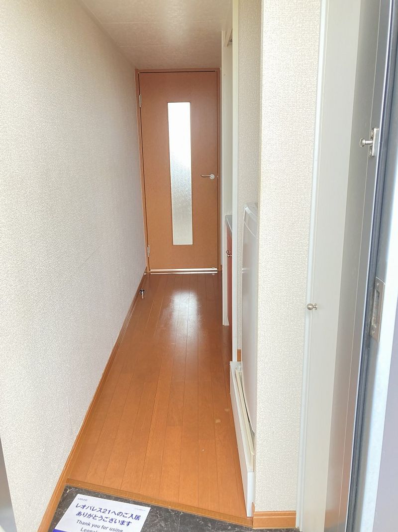 レオパレスユータス　Ⅱ 玄関