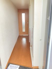 レオパレスユータス　Ⅱ 玄関