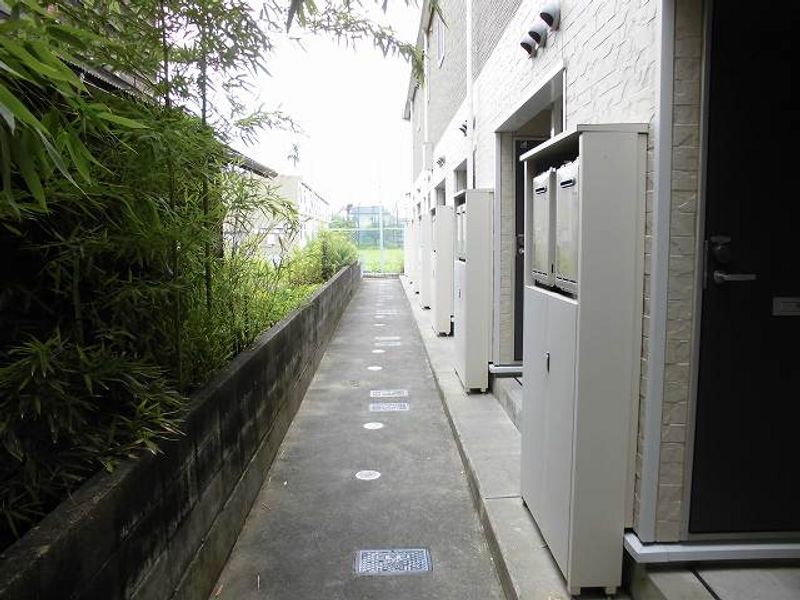 レオパレス城南荘 エントランス