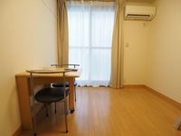レオパレスグリーンメゾン 居間