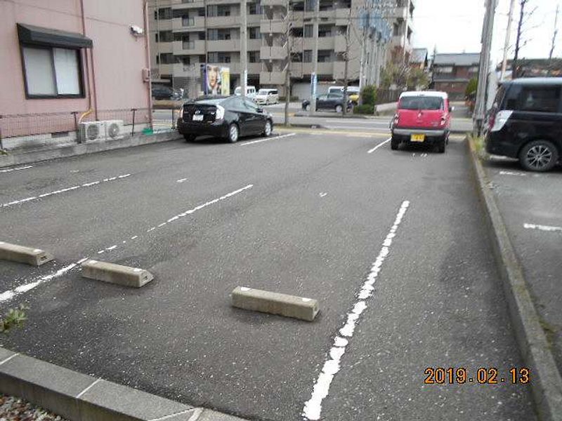 レオパレス中央Ⅱ 駐車場