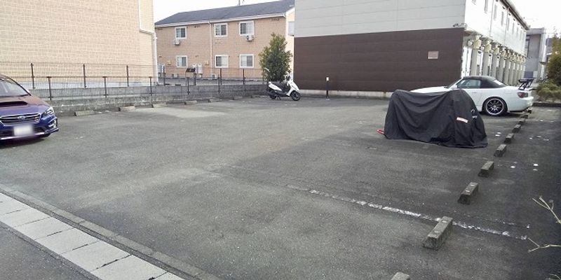 レオパレス石野 駐車場