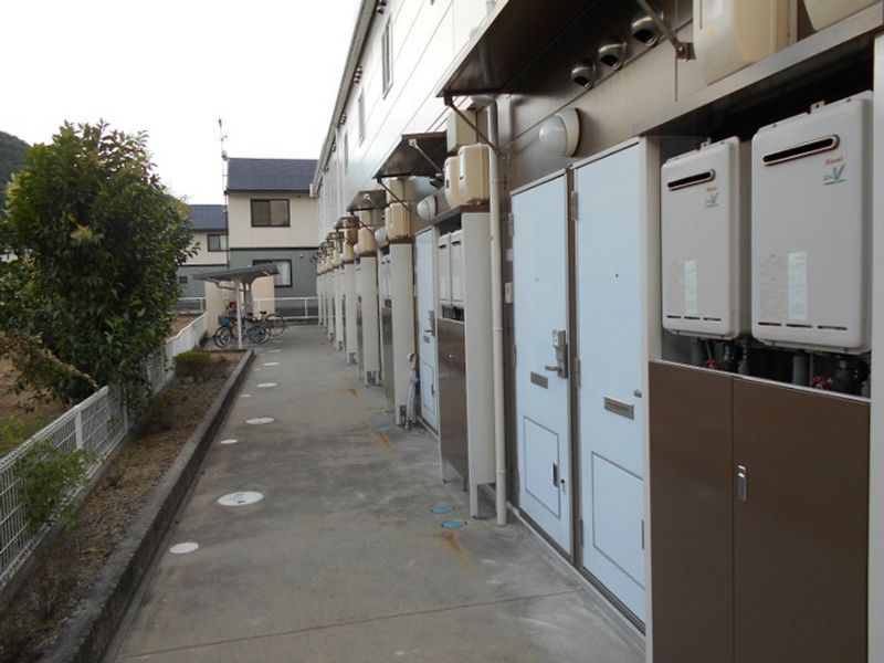 レオパレスメゾン津高 共用部分