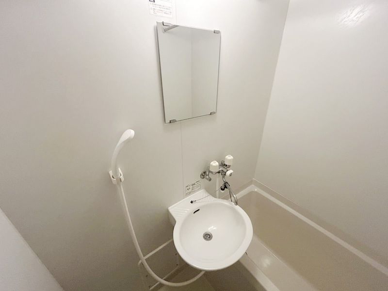 レオパレスフォレスト天神町 洗面台