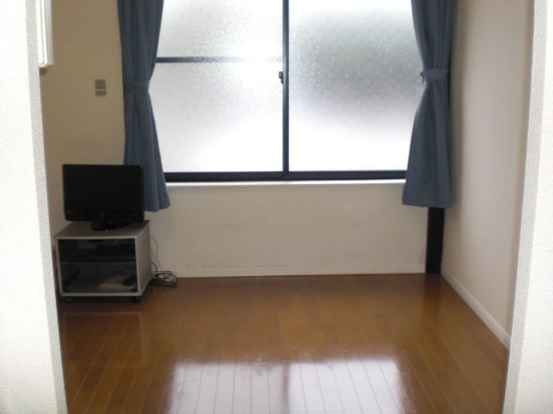 レオパレスイレブン 居間