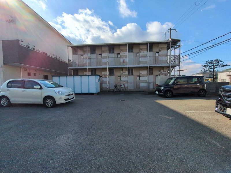 leopalace N・Hope 주차장