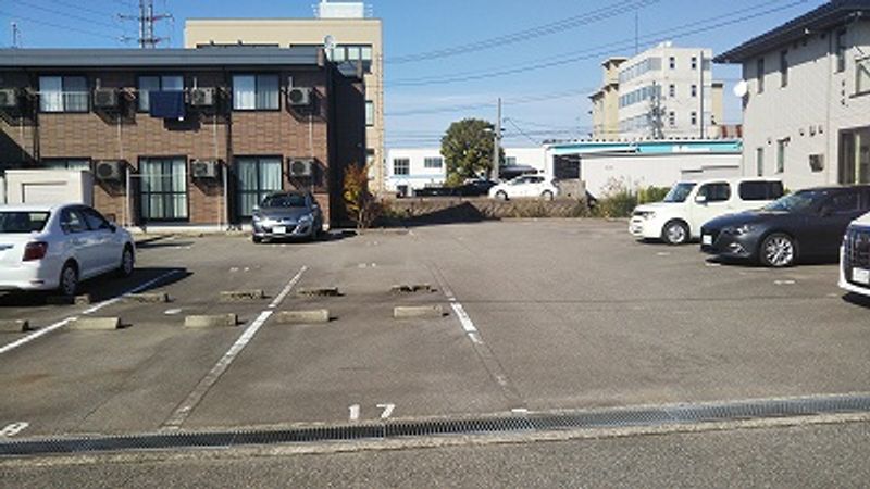 レオパレスＳＵＮＲＯＳＥ 駐車場