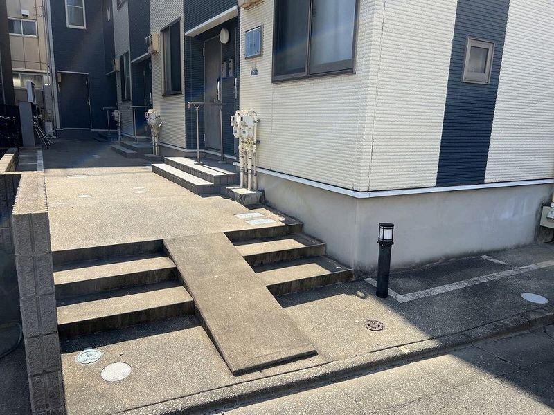 レオネクストシーズ立花 エントランス