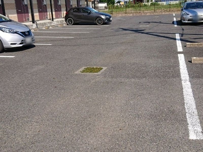 レオパレスブロッサム 駐車場