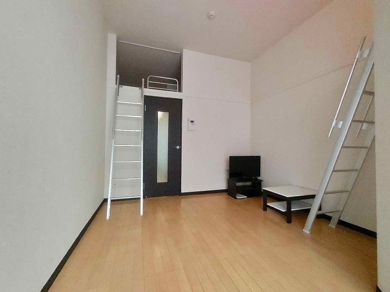 LEONEXT Lumiere Nishidai III Living room
