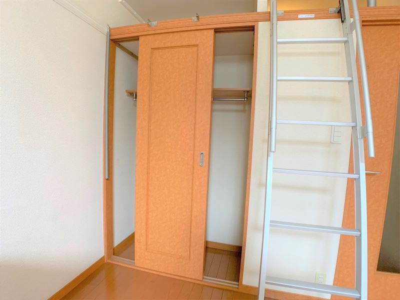レオパレスエスティ　櫛原 収納